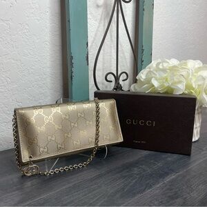 EUC Gucci Gold Imprime GG WOC